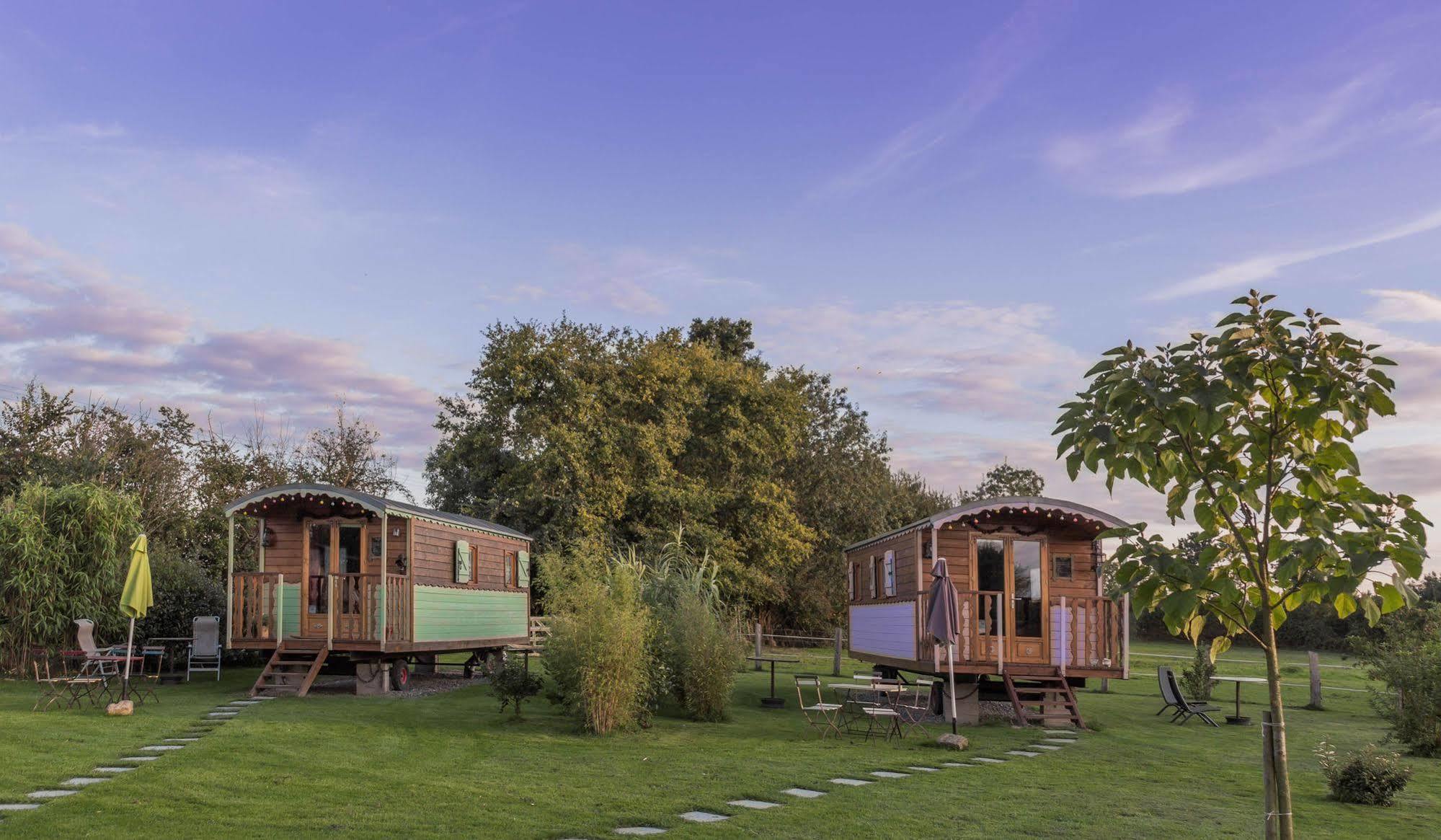 Les Roulottes De La Brauderie Villa Brissarthe Exteriör bild
